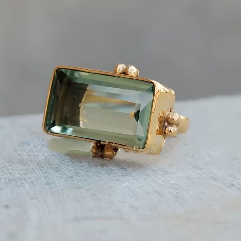 Green Gemstone ring #2457 - Picture 1 of 6
